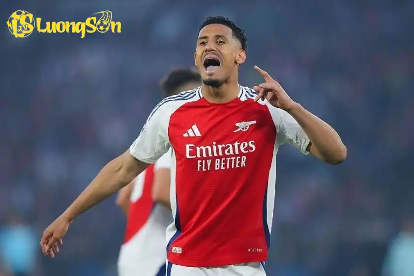 Saliba hiện là một trong những trung vệ hay bậc nhất tại Ngoại hạng Anh.