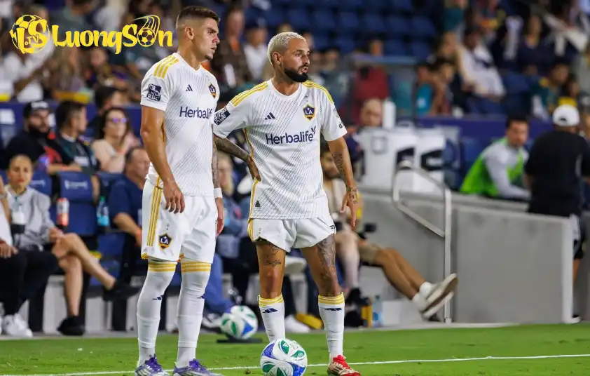 LA Galaxy phần nào được đánh giá nhỉnh hơn Sporting Kansas