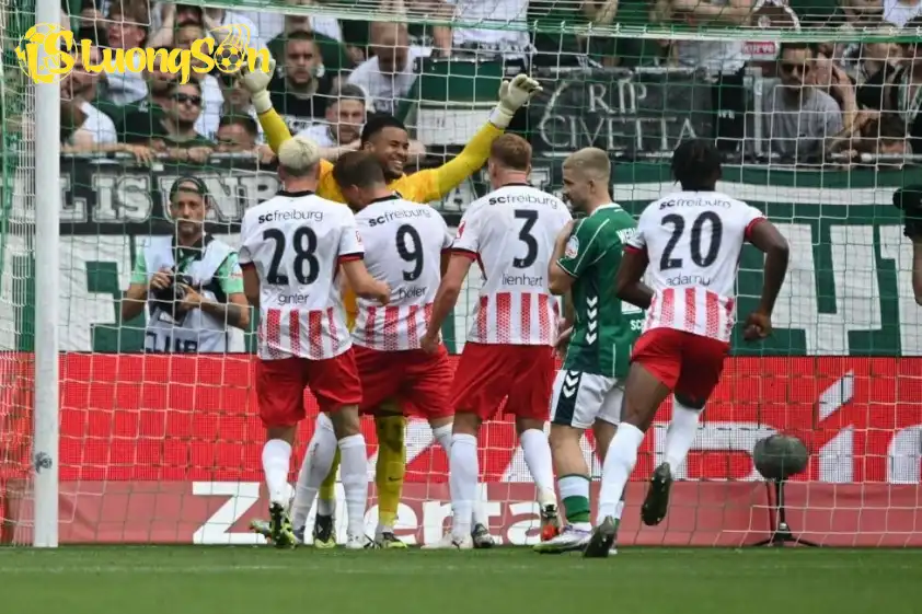 Noah Atubolu thiết lập kỷ lục mới tại Bundesliga